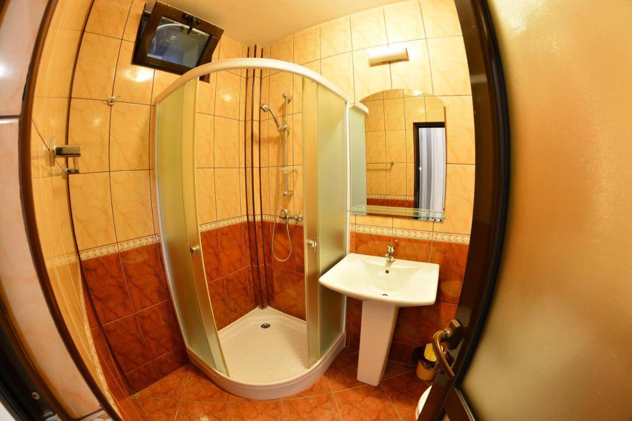 Casa Cojocaru- Camere De Inchiriat In Scop Turistic Drobeta Turnu Severin Exterior photo
