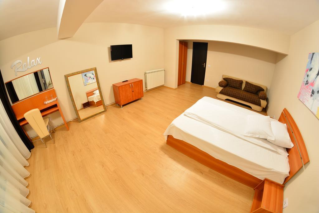 Casa Cojocaru- Camere De Inchiriat In Scop Turistic Drobeta Turnu Severin Exterior photo